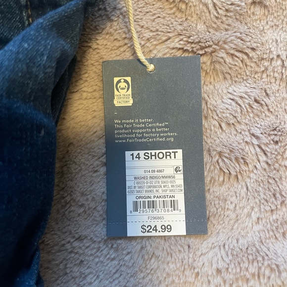 Universal Thread Mid Rise Curvy Skinny Jeans - Short Length - Picture 4 of 4